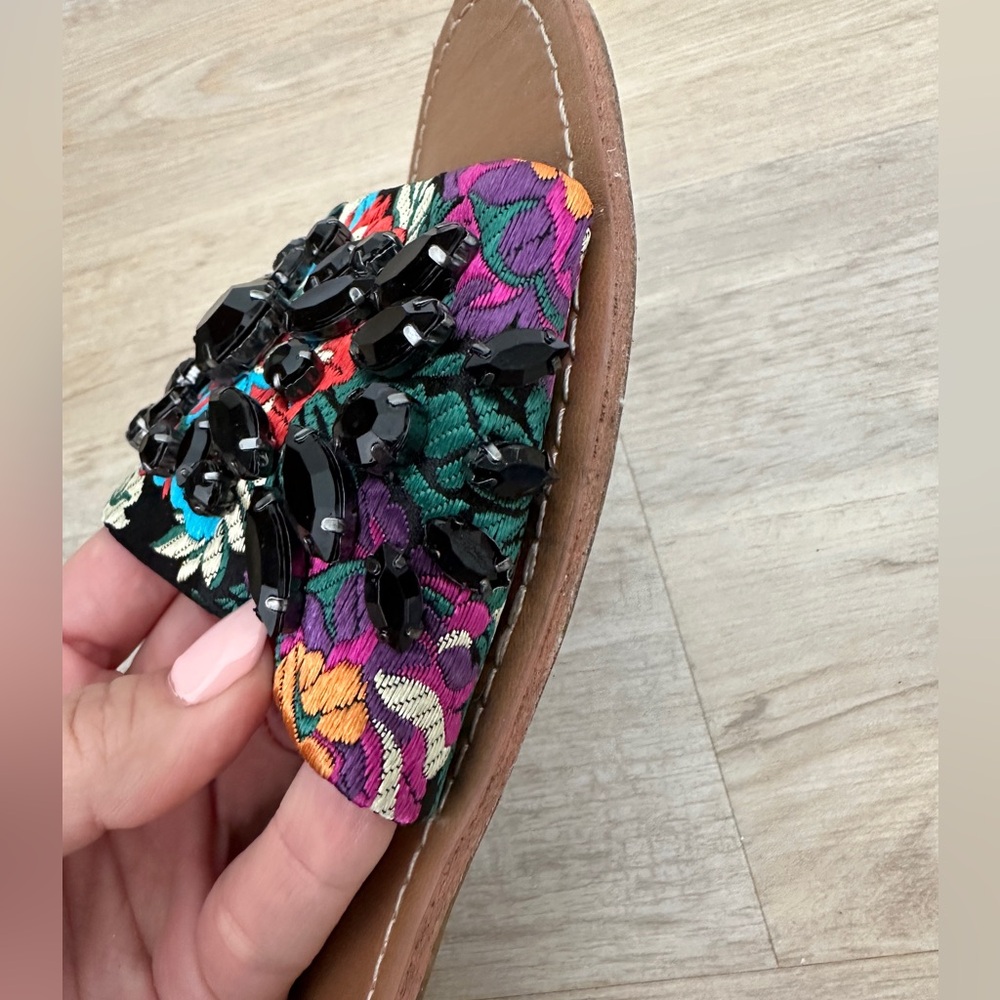 Express Sandals - Picture 8 of 11